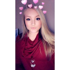 Meet your Posher, Emily